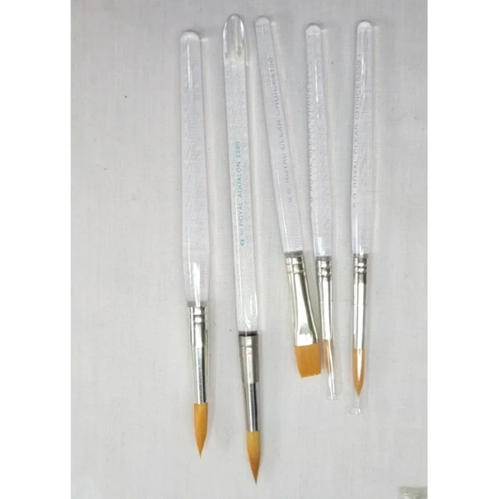 70 Plus New Craft Paintbrushes‎ Mostly Royal Some Loew Cornell comes with Holder
